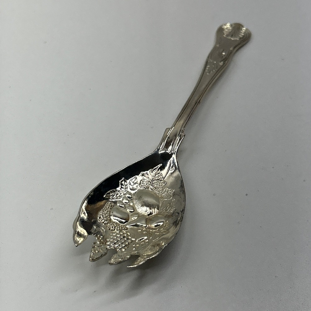 Vintage Silverplate Ornate Berry‎ Spoon Fruit Embossed Bowl Serving - Picture 6 of 8